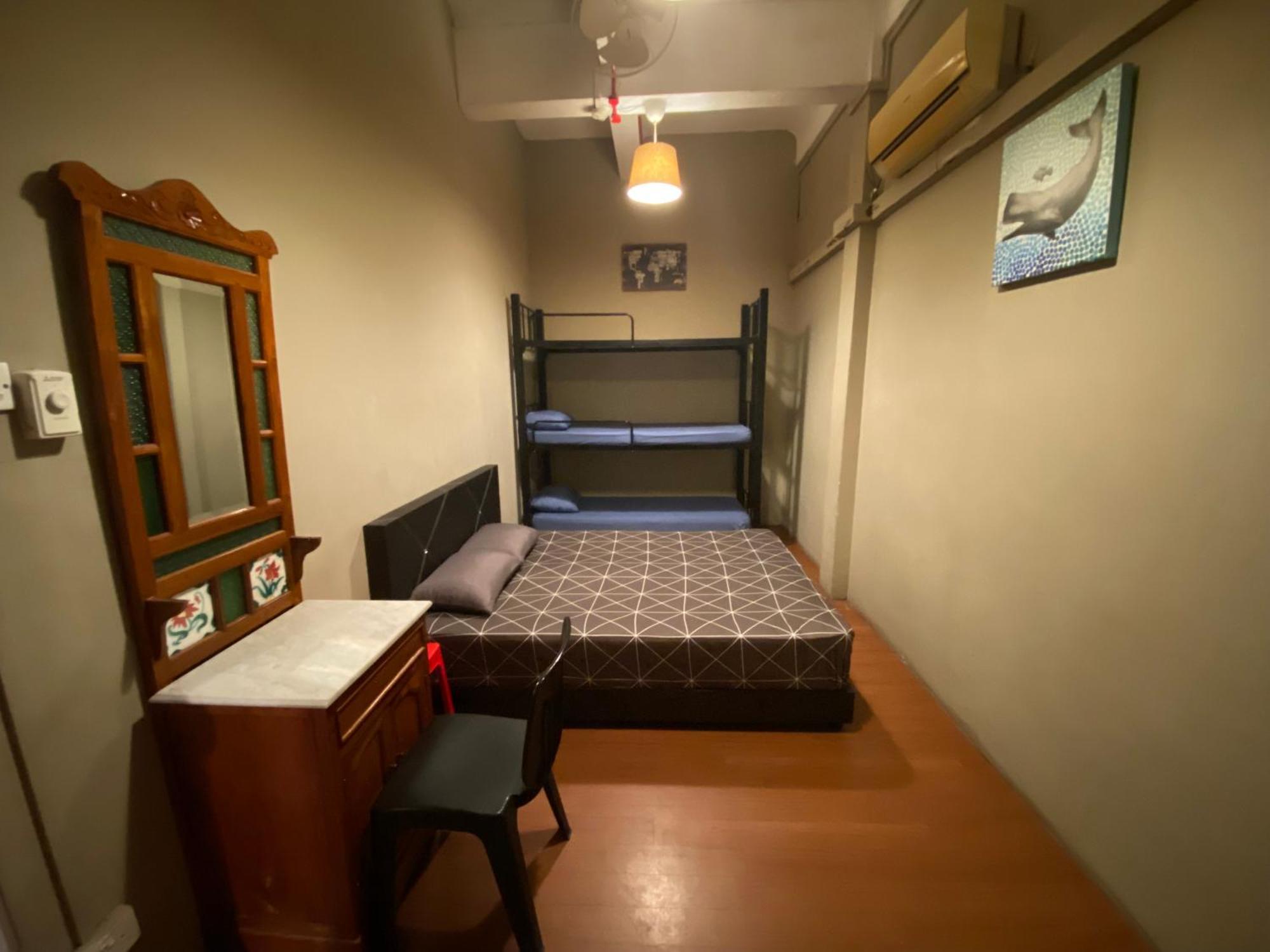 Asrama Backpacker Cozy Corner